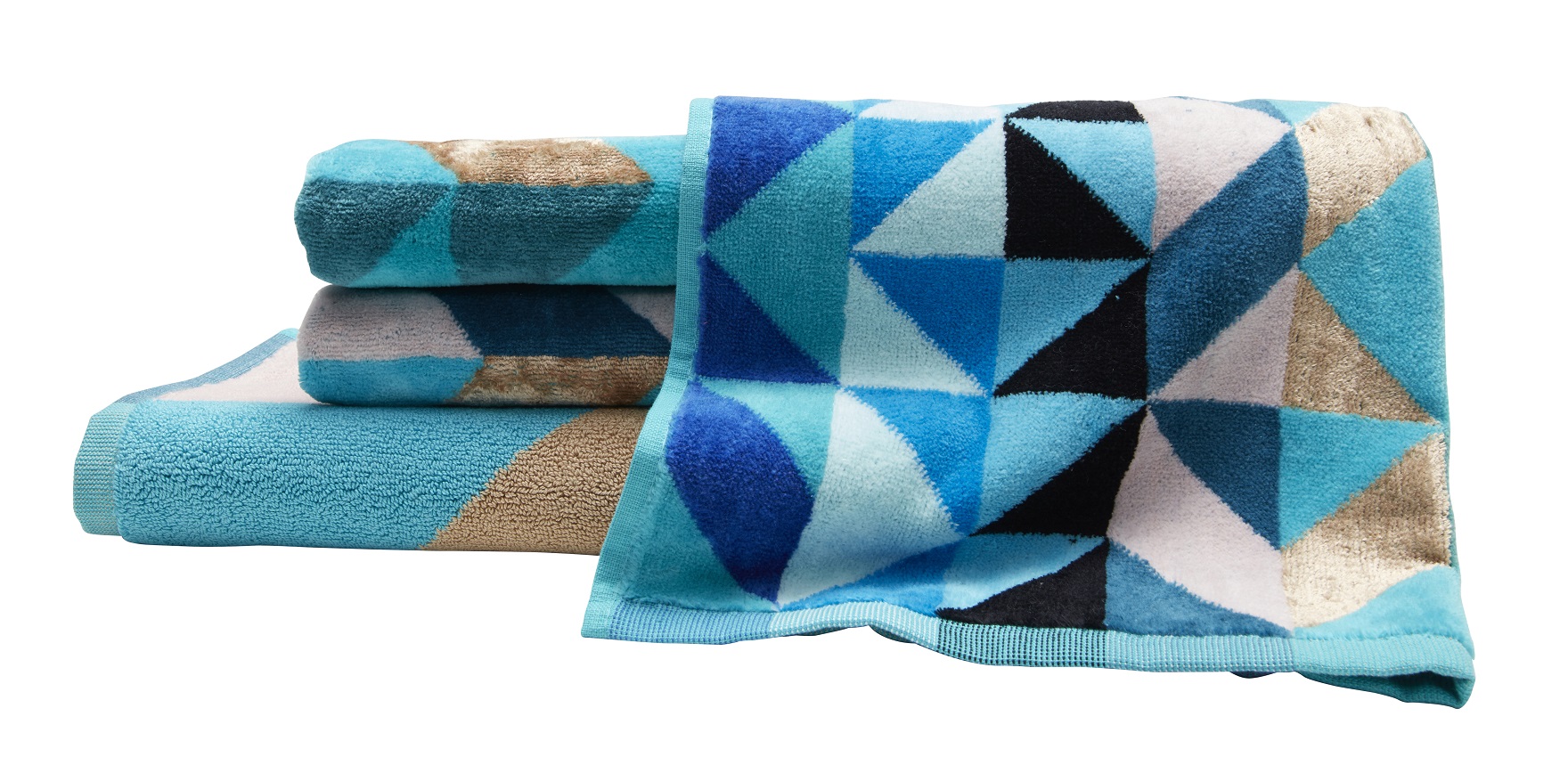 Ninnho Peacock Bath Towel Set Designs to Inspire